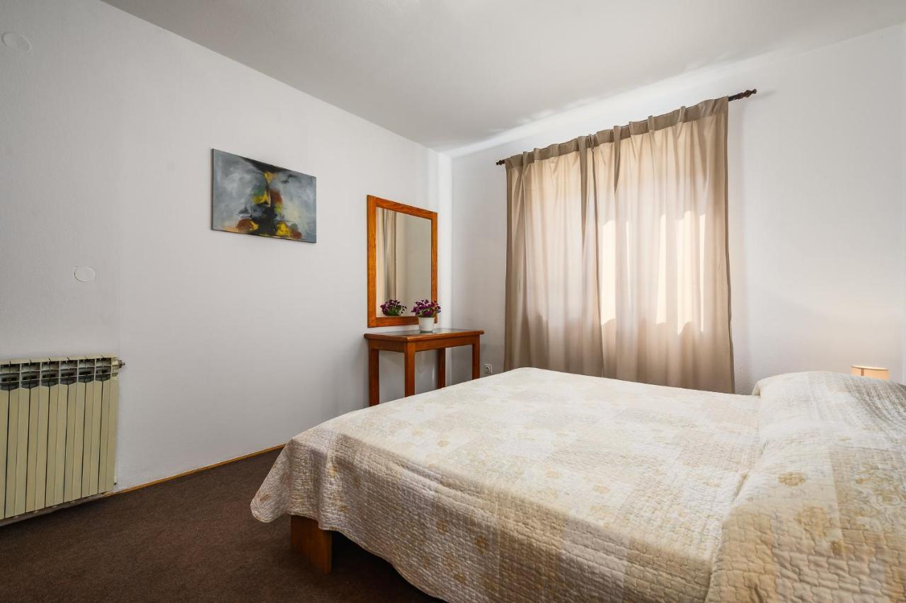 Apartments Josipa ポレッチ エクステリア 写真