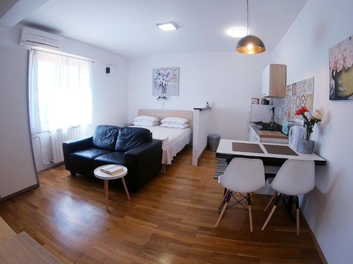 Apartments Josipa ポレッチ エクステリア 写真